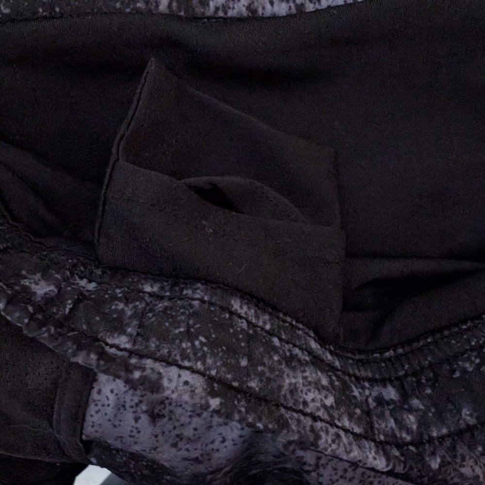 Old Navy Black and Grey Athletic Shorts - Picture 9 of 9